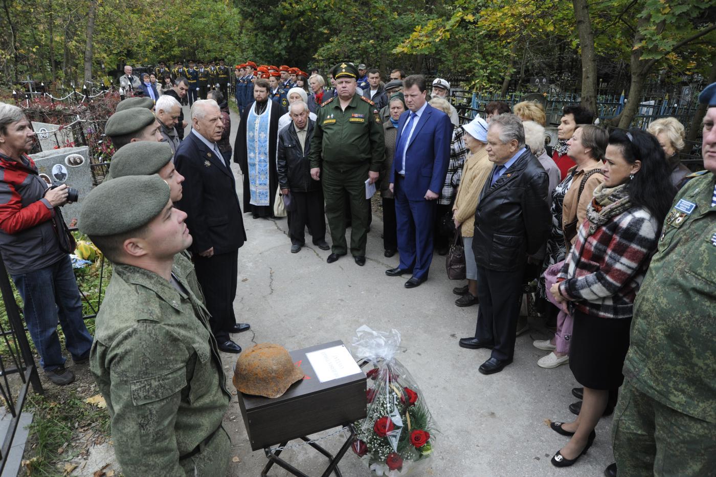 В Калуге прошла церемония захоронения останков неизвестного солдата