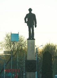 Статуя рабочего, Калуга