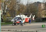 У школы №7 приземлился медицинский вертолет