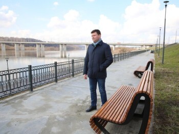 Глава городского самоуправления проверил состояние набережной Оки