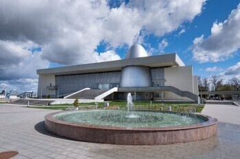 Беспилотники, помойка в Пуховском пруду и сирень на Ленина: главное за день