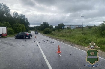 В Калужской области три человека пострадали в столкновении двух автомобилей