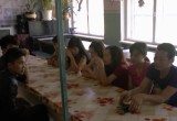 В школе Калужской области нелегальные мигранты устроили цех по пошиву одежды
