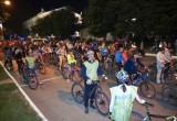 В ночном велопробеге по Калуге принял участие градоначальник. Фотоотчет