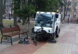 Городские службы очистили и отмыли парк Циолковского. Фотоотчет