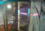 Трое похитителей алкоголя попали на камеру видеонаблюдения