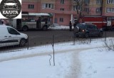В Калуге иномарка влетела в автобус с пассажирами 