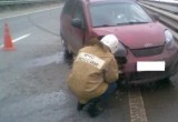 Двое водителей протаранили ограждение на Киевской трассе