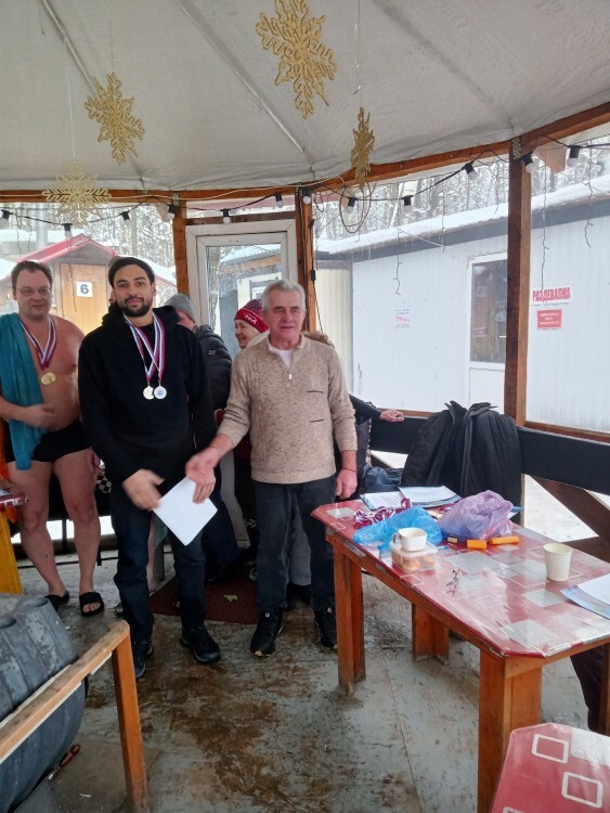 В Валерий Астахов https://vk.com/public217284836прошли областные соревнования по зимнему плаванию