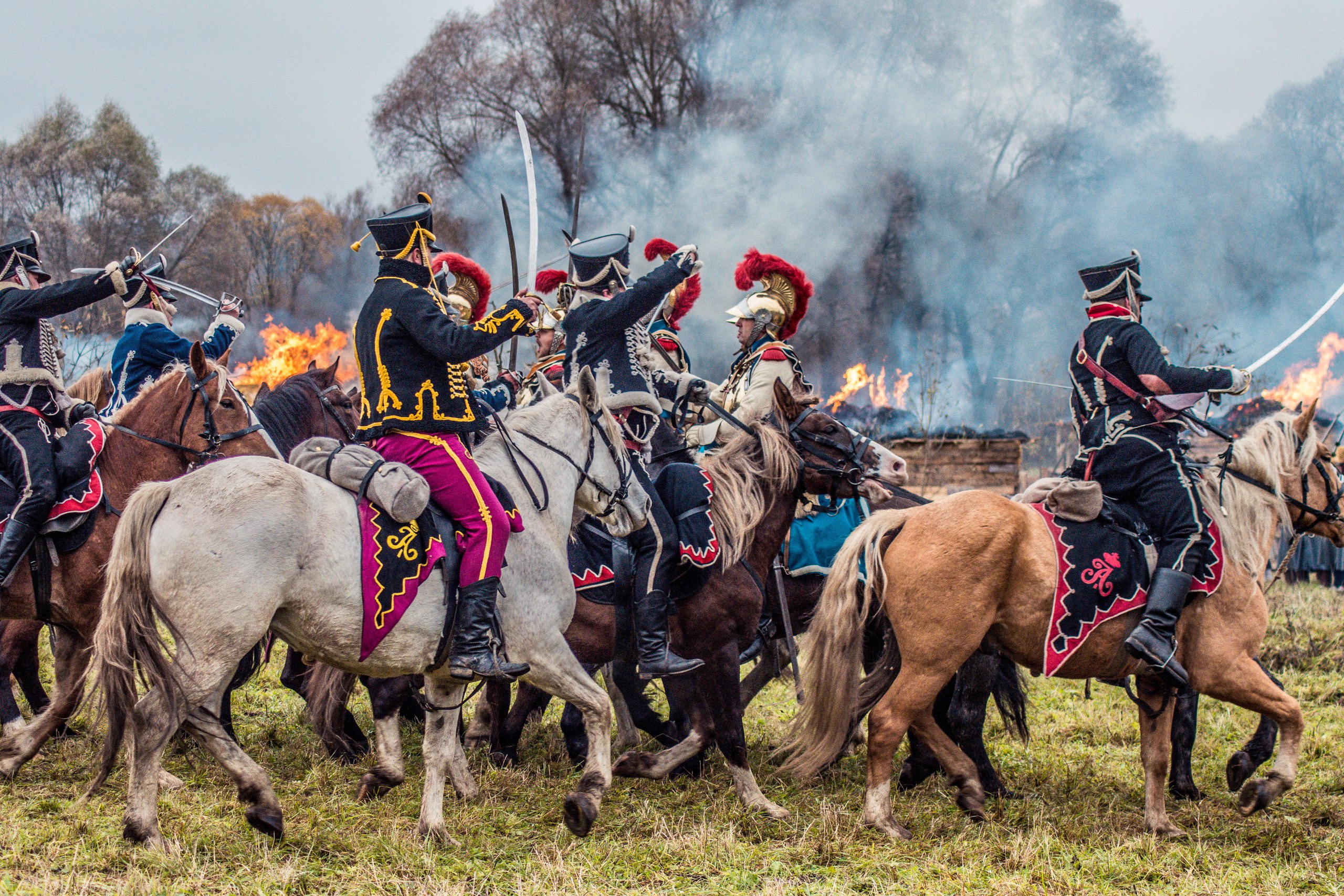 Бородинская реконструкция. Битва Бородино 1812. Реконструкция битвы Бородино 1812 года. Французы 1812 реконструкторы. Кутузов реконструкция Бородино.