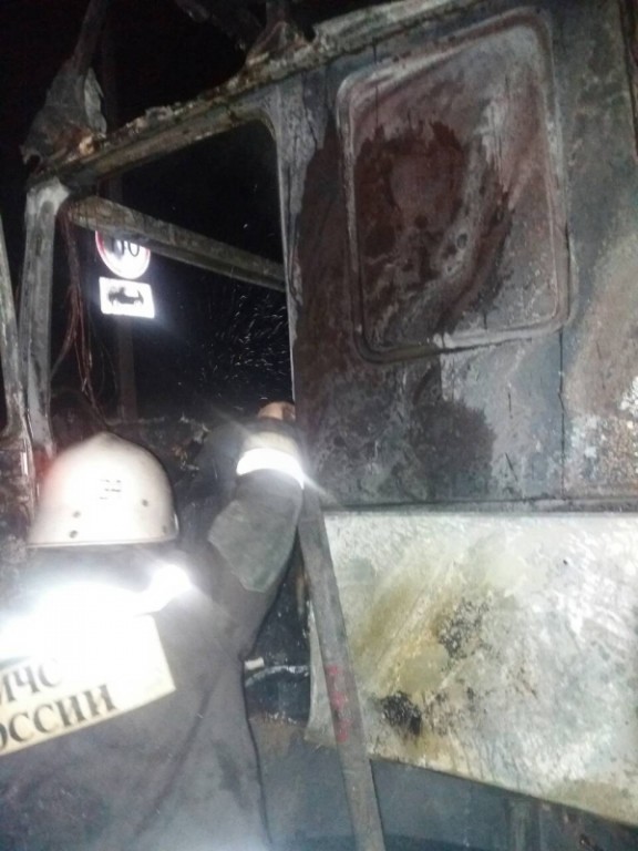 Кабина фуры сгорела на трассе М-3 «Украина»