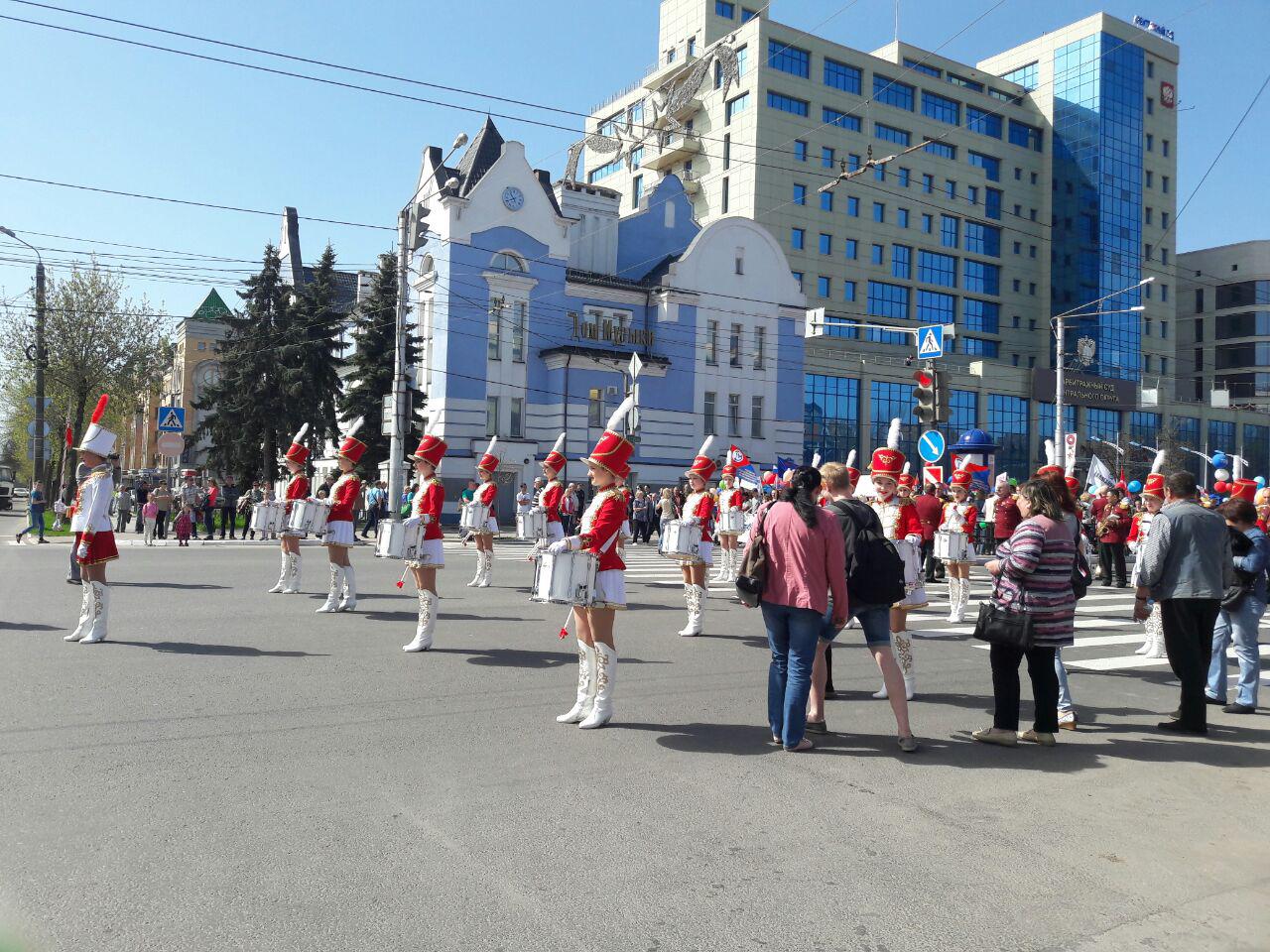 Первого мая 2. 1 Мая Калуга. Калуга Первомай старые фото. 1 Мая праздник украшение города Калуга. Первомай в Калуге 2023.