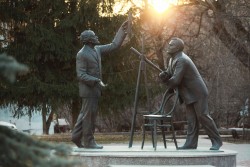 Монумент «Встреча Королева и Циолковского»