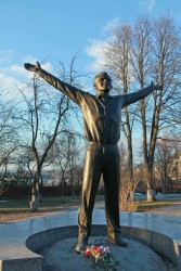 Памятник  Юрию Гагарину, Калуга