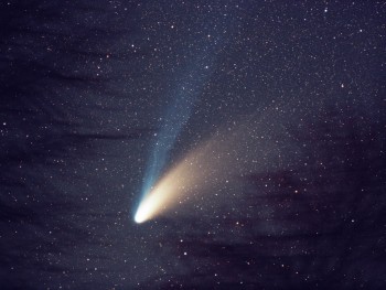 С 30 марта калужане смогут наблюдать огромную комету!