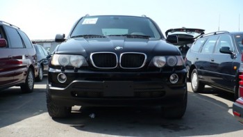 Водитель BMW X5, погубивший на дороге двух людей, ожидает суда