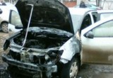 В центре Калуги сгорел автомобиль. Видео