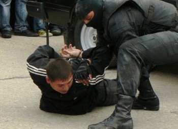 Калужские полицейские задержали нескольких грабителей за прошедшие выходные