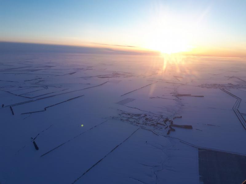 Совершенное небо 10. Калуга Аэро зима. Небо в 10 часов. Вертолет в небе зима. Калуга Аэро фото.