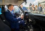 Губернатор вручил фельдшерам ФАПов Калужской области ключи от первых автомобилей "Нива"