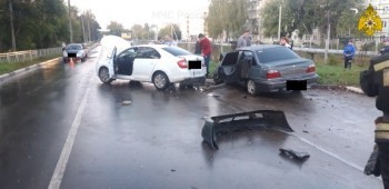 Четыре человека пострадали в массовом ДТП в Калужской области