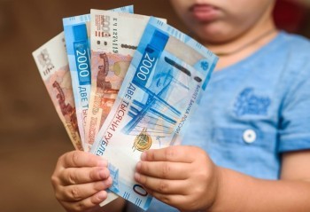 Отец-алиментщик задолжал трехлетней дочери 160 000 рублей