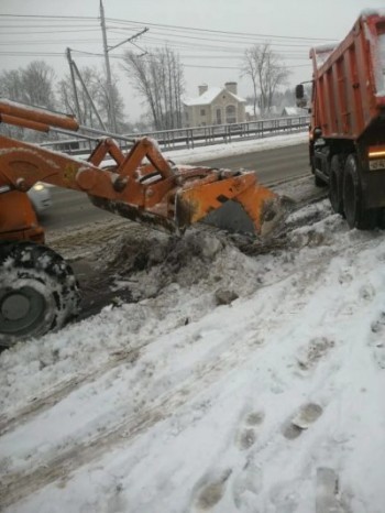 В Калуге 88 единиц техники устраняют последствия снегопада