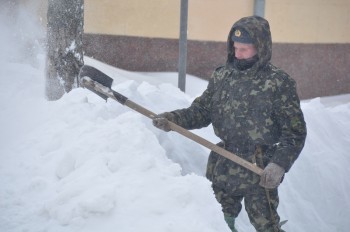 В Калуге для уборки снега хотят привлечь военных