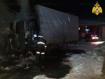 В Калужской области загорелся грузовик