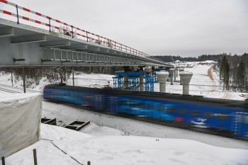 На Северном обходе Калуги завершили надвижку мостовых металлоконструкций внешней части путепровода