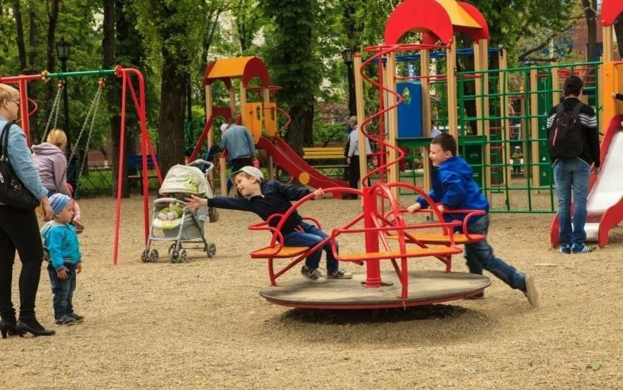 Почему я должен оплачивать развлечения соседских детей? Пусть родители платят! Почему я должен оплачивать развлечения соседских детей? Пусть родители платят!