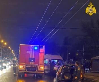 На Московской произошла массовая авария с автобусом