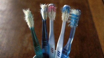 Калужане могут сдать старые зубные щётки на переработку