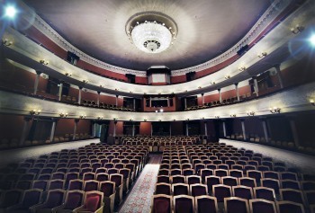 Владислав Шапша посетил обновленное здание Калужского драмтеатра