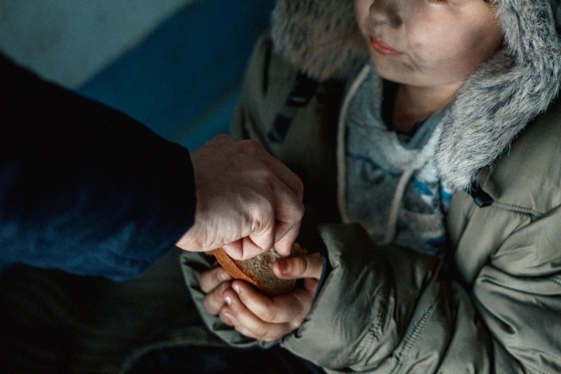 Почему у нас так пекутся о жизни эмбрионов, а на родившихся детей уже плевать? Почему у нас так пекутся о жизни эмбрионов, а на родившихся детей уже плевать?