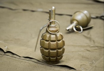 В Сухиничах у жилого дома нашли ручную гранату