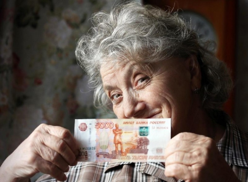Бабушка соглашалась сидеть с внуком только за деньги, а теперь удивляется, что мы ее не зовем