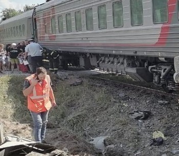 Пострадали несколько пассажиров поезда, сошедшего с рельс