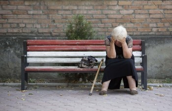 В Калуге мать с дочкой похищали у пенсионеров сбережения
