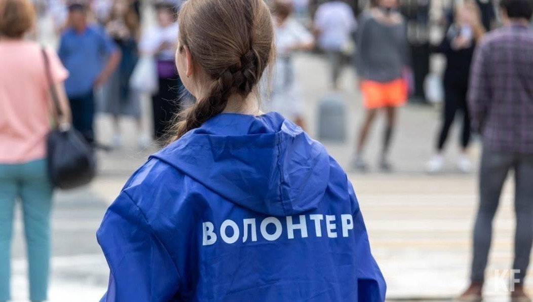 Волонтеры мешали смотреть карнавал! Зачем они вообще нужны?! Волонтеры мешали смотреть карнавал! Зачем они вообще нужны?!