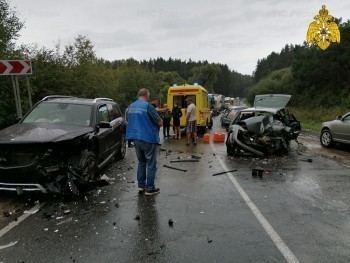 Водитель ВАЗа погиб в лобовой аварии 