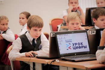 В школах Мордовии проводятся открытые "Уроки цифры"