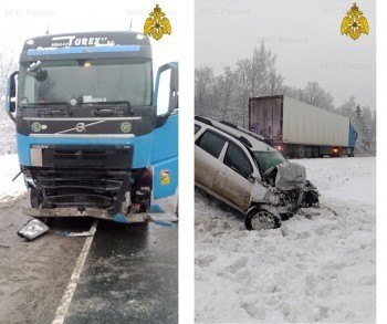 На калужской трассе в лобовую столкнулись Renault и грузовик Volvo 