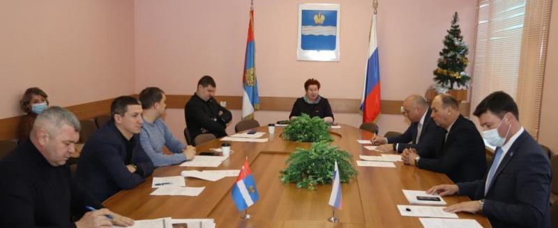 21 декабря состоялось заседание комиссии по контролю за организацией и проведением ремонта муниципальных образовательных учреждений Калуги.