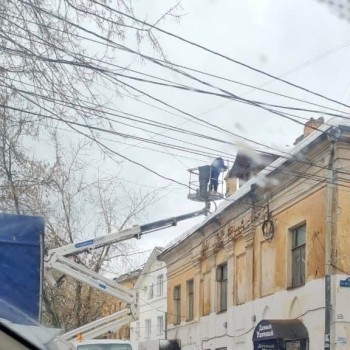 В Калуге на Московской улице произошло частичное обрушение кровли