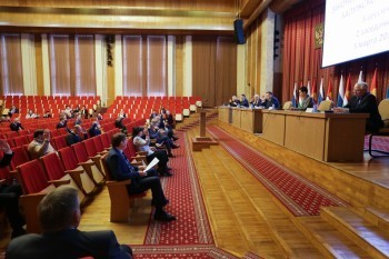 Депутаты приняли пакет мер для поддержки экономики региона