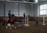 Глава Калуги посетил конную спортшколу и рассказал об иппотерапии