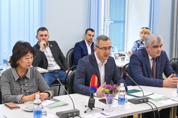 Владислав Шапша обсудил с представителями бизнеса меры поддержки промышленных предприятий