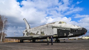 Космический корабль "Буран" привезли в Калужскую область