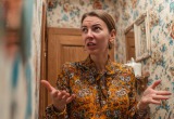Свекровь чрезмерно опекает моего мужа и меня. Я не понимаю: то ли ей нечем заняться, то ли её пора лечить?